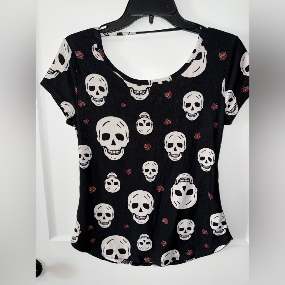 No Boundaries Black Skull Print Tee - Picture 3 of 4